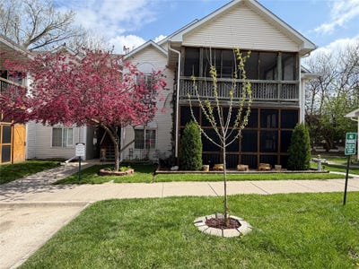 /international/us/2461-patricia-drive-urbandale-ia-110106448516/