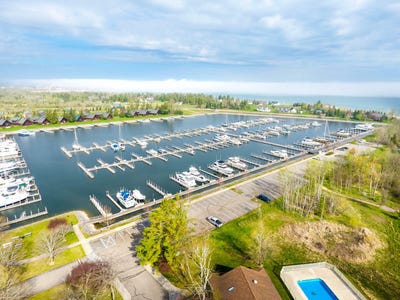 /international/us/138-boat-club-drive-cheboygan-mi-110097913047/