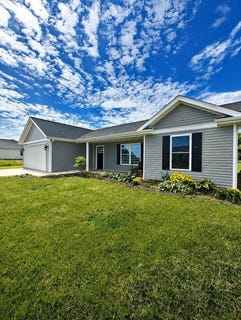 /international/us/8124-striper-lane-brookville-in-110108168875/