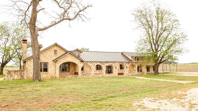 /international/us/240-peterson-farm-rd-kerrville-tx-110099290523/