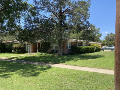 /international/us/1100-w-lubbock-street-slaton-tx-110105706023/