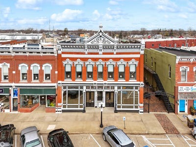 /international/us/11-benton-avenue-e-albia-ia-110104977203/