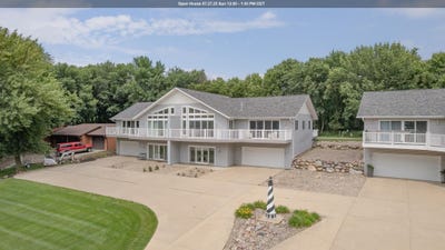 /international/us/15400-250th-ave-spirit-lake-ia-110100475382/