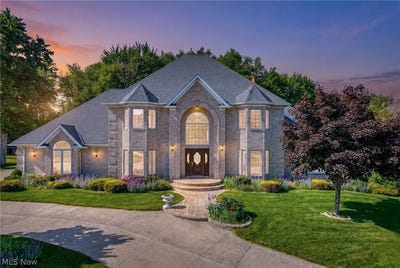 /international/us/298-village-drive-broadview-heights-oh-110108532124/