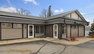 /international/us/196-w-chestnut-st-burlington-wi-110106309818/