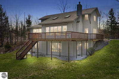 /international/us/10746-deal-road-williamsburg-mi-110108098519/