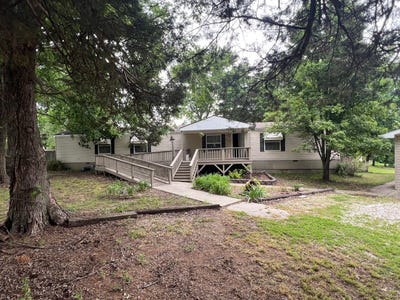 /international/us/509-e-south-st-yates-center-ks-110108380620/