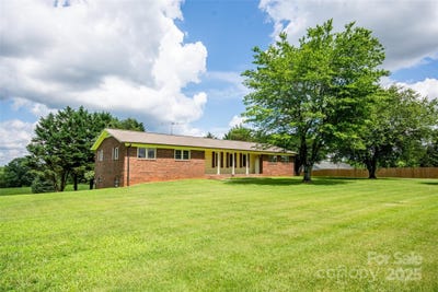 /international/us/224-mountain-view-road-statesville-nc-110100803456/
