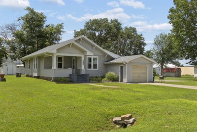 /international/us/900-golden-avenue-golden-city-mo-110109132963/