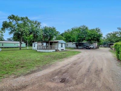 /international/us/275-279-county-road-701-nacogdoches-tx-110100186454/