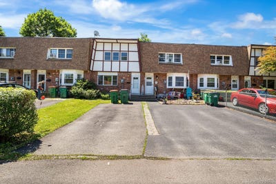 /international/us/21-roundtree-court-beacon-ny-110108855712/