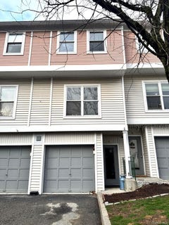 /international/us/11-livingston-manor-dobbs-ferry-ny-110106500703/