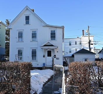 /international/us/358-auburn-street-manchester-nh-110106251657/