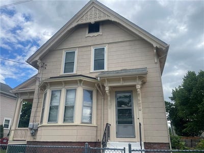 /international/us/82-jefferson-avenue-pawtucket-ri-110108576306/