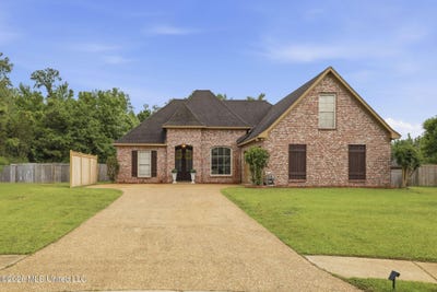 /international/us/155-oak-meadow-drive-clinton-ms-110107754108/