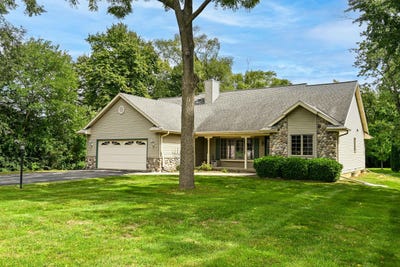 /international/us/9358-s-33rd-st-franklin-wi-110110230562/