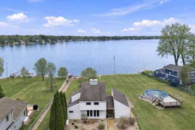 /international/us/7738-n-indian-lake-drive-scotts-mi-110108549893/