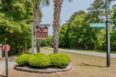 /international/us/1709-basildon-road-mount-pleasant-sc-110105797596/