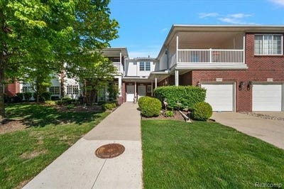 /international/us/14575-moravian-manor-circle-sterling-heights-mi-110108098899/