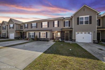 /international/us/442-sullivan-loop-road-midway-park-nc-110107545343/