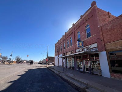 /international/us/109-n-main-street-crowell-tx-110105424229/