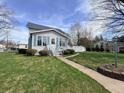 /international/us/311-pier-street-merrill-wi-110107535067/