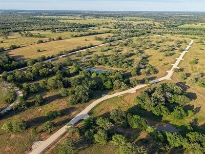 /international/us/382-main-loop-loop-waelder-tx-110107994161/