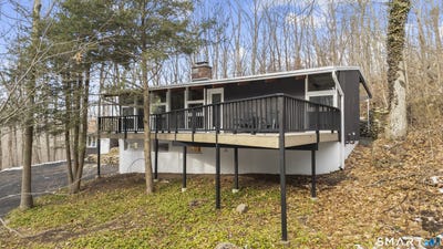 /international/us/143-gaylord-mountain-road-bethany-ct-110104624976/