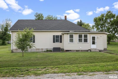 /international/us/406-234th-street-aledo-il-110100328393/