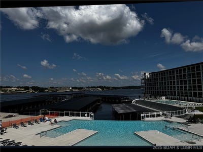 /international/us/1035-topsider-lane-osage-beach-mo-110100617344/
