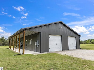 /international/us/10815-n-25-road-kingsley-mi-110109008028/