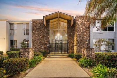 /international/us/279-moss-st-chula-vista-ca-110119985861/