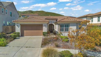 /international/us/25145-cherry-ridge-drive-santa-clarita-ca-110107281810/