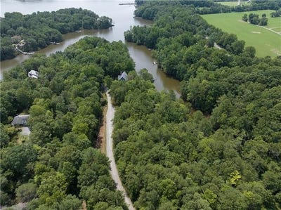 /international/us/3-bells-creek-lane-lancaster-va-110093471187/?lang=en