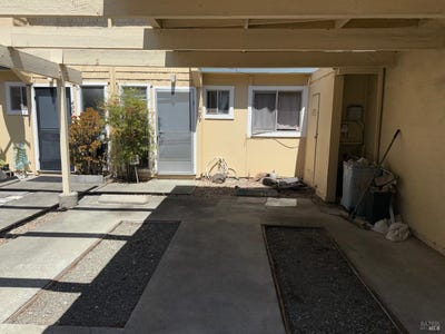 /international/us/409-joan-vista-street-el-sobrante-ca-110108824252/