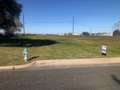 /international/us/county-road-weimar-tx-110102582964/