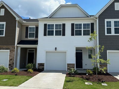 /international/us/2022-strickland-oak-way-durham-nc-110106816576/