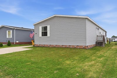 /international/us/58520-brookside-drive-lenox-mi-110108693368/