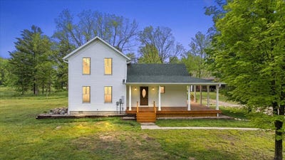 /international/us/48882-8th-avenue-grand-junction-mi-110108357171/