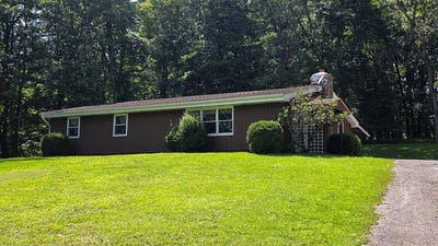 /international/us/8952-walnut-lane-huntingdon-pa-110119491975/