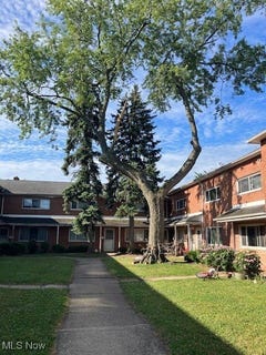 /international/us/4958-caroline-drive-unit-6-warrensville-heights-oh-110100339310/