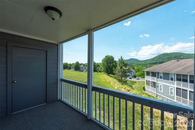 /international/us/4805-breakers-lane-asheville-nc-110108076895/
