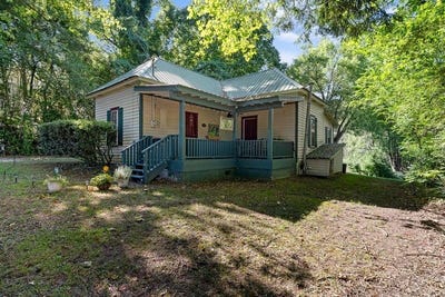 /international/us/118-e-oak-street-east-ellijay-ga-110101201740/