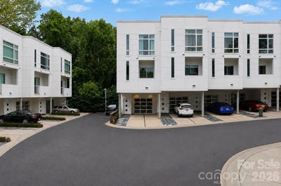 /international/us/350-viburnum-way-court-charlotte-nc-110108603712/