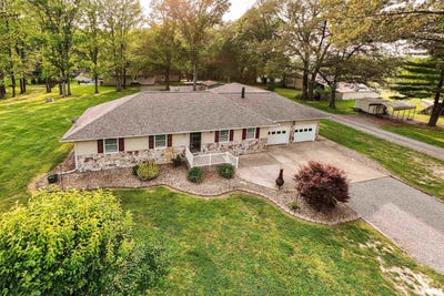 /international/us/11371-cunningham-lane-marion-il-110100023383/