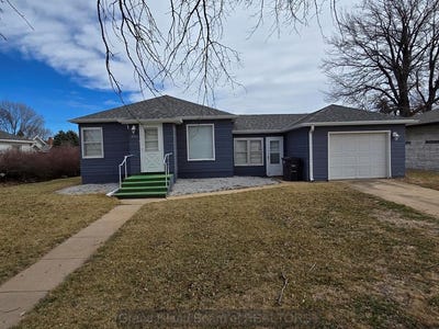/international/us/330-broad-street-campbell-ne-110105980622/