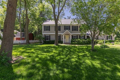 /international/us/1311-w-2nd-street-pella-ia-110099998961/