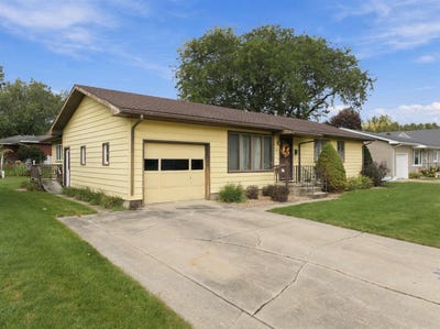 /international/us/417-n-maple-street-sumner-ia-110120581690/