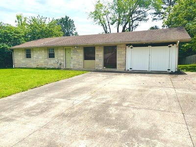 /international/us/1709-w-sunset-drive-carbondale-il-110107881190/