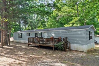 /international/us/142-beechwood-drive-bracey-va-110108684284/